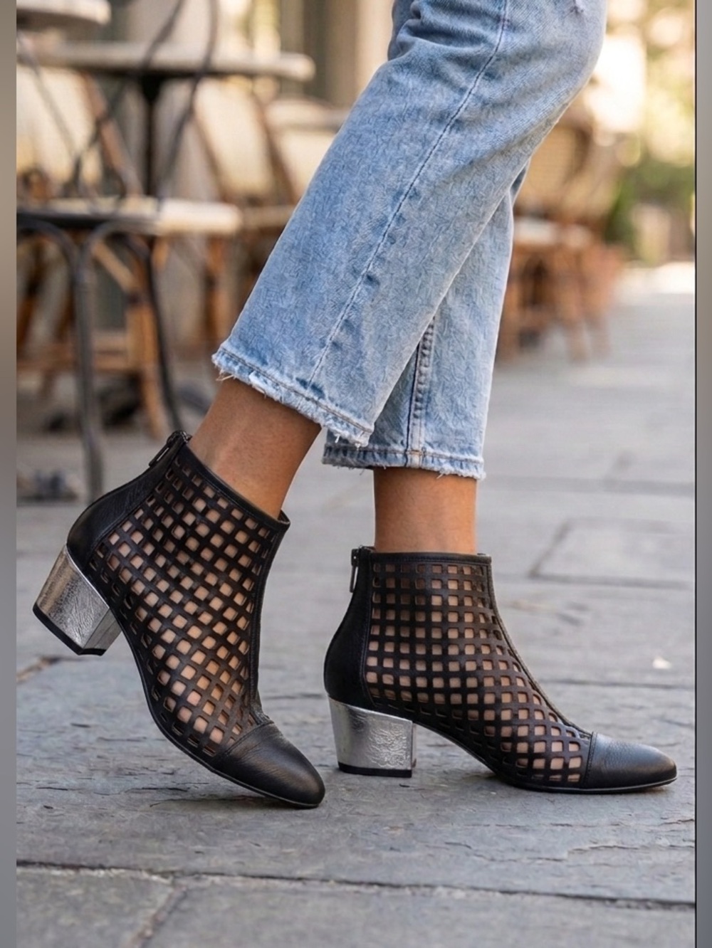 Aquatalia Perforated Fishnet Laser Cut Ankle Booties Black Leather Women’s 6